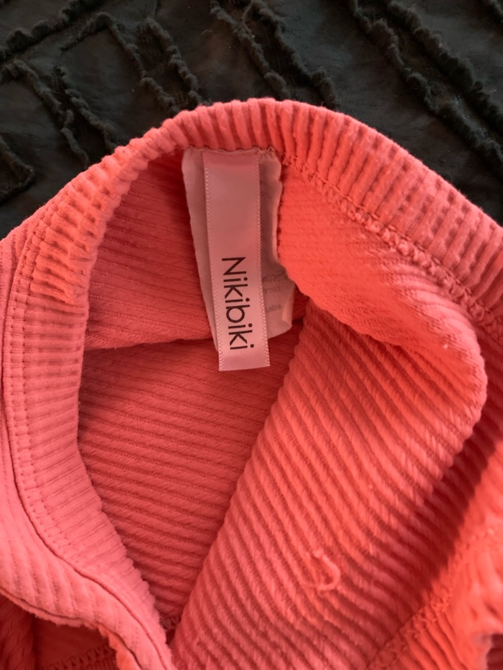 Nikibiki Cora Cropped Tank Top - Picture 4 of 4